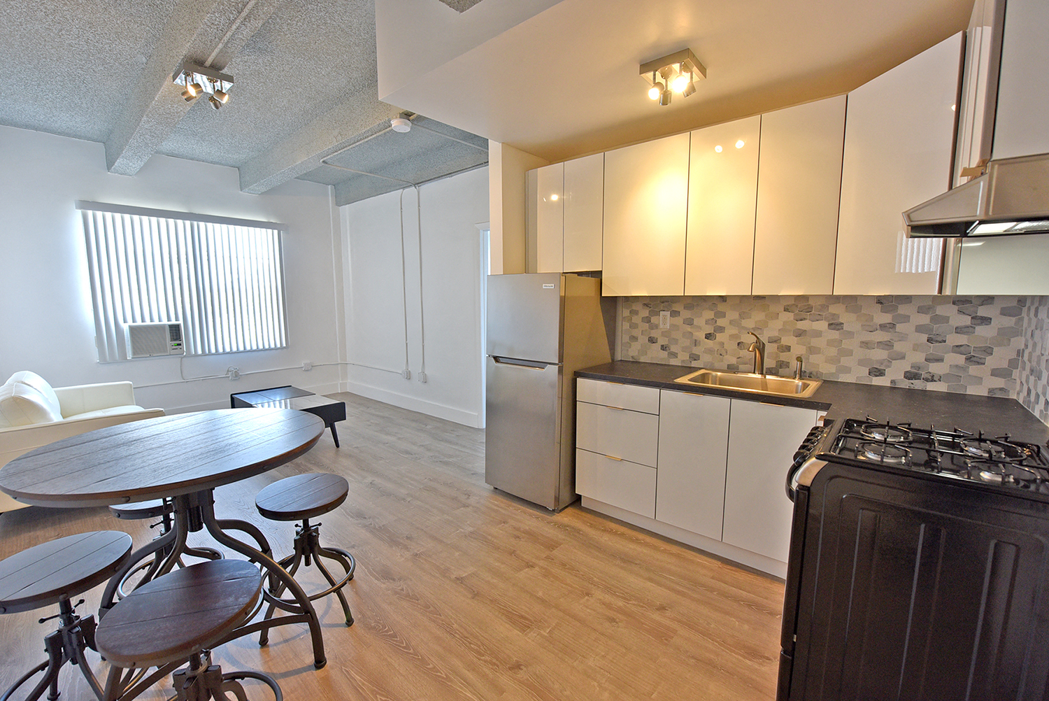 1 Bedroom - Kitchen